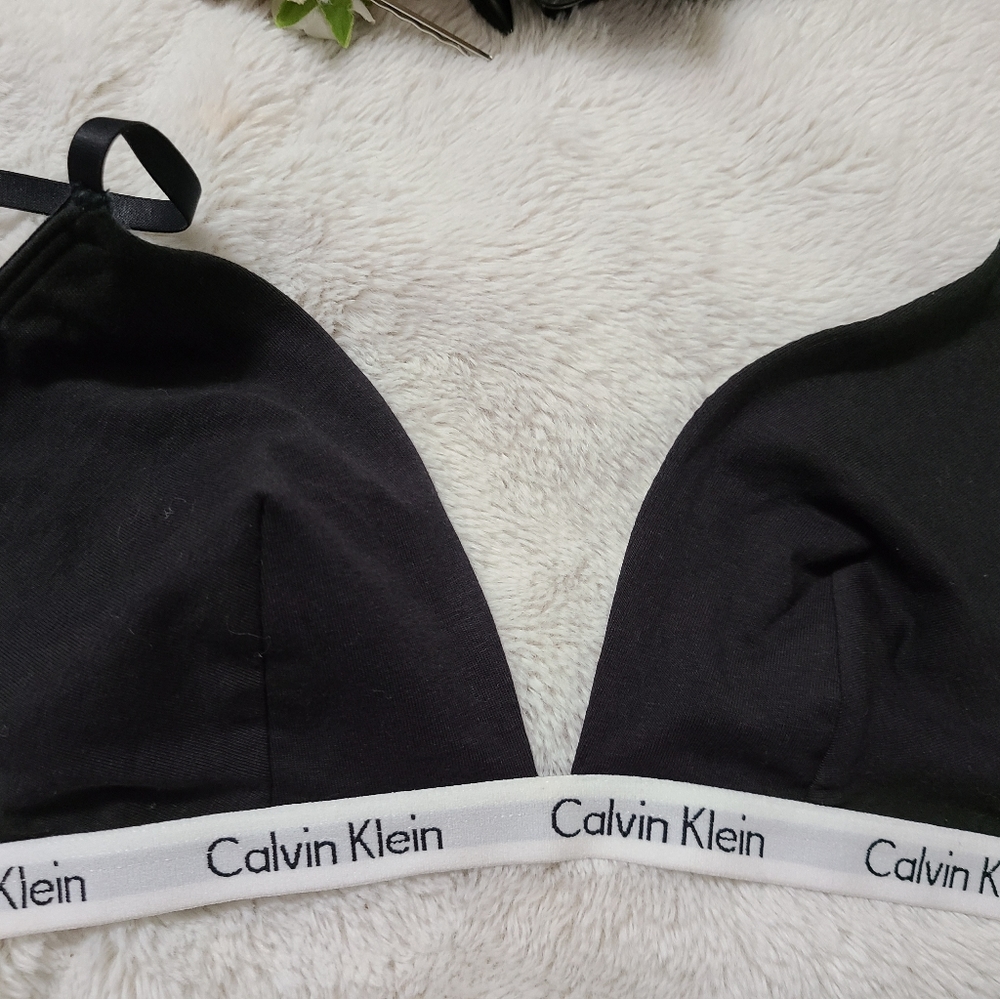 Nwot Calvin Klein bralette and matching panties nwt